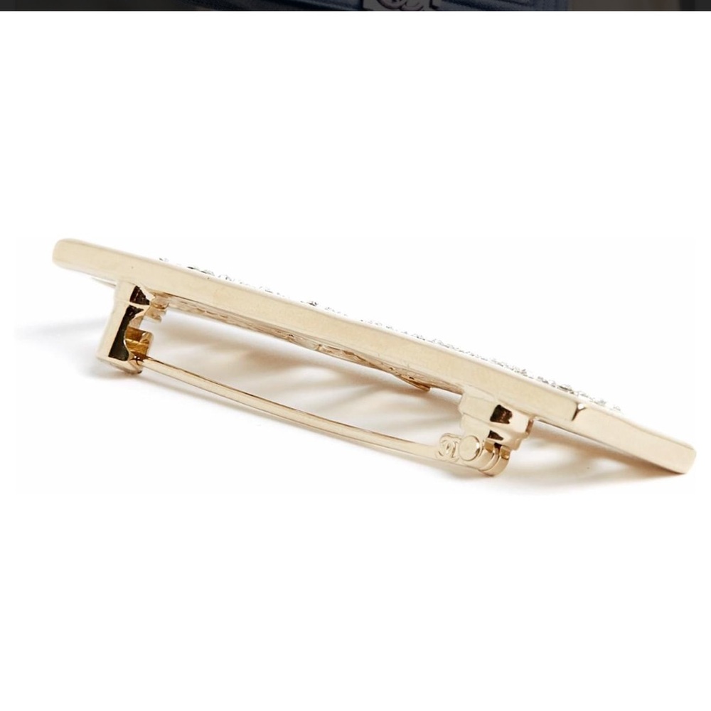 BRAND NEW CHANEL BROOCH - Picture 4 of 6